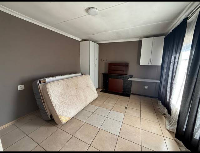 10 BEDROOM HOUSE FOR SALE IN VANDERBIJLPARK CE 2